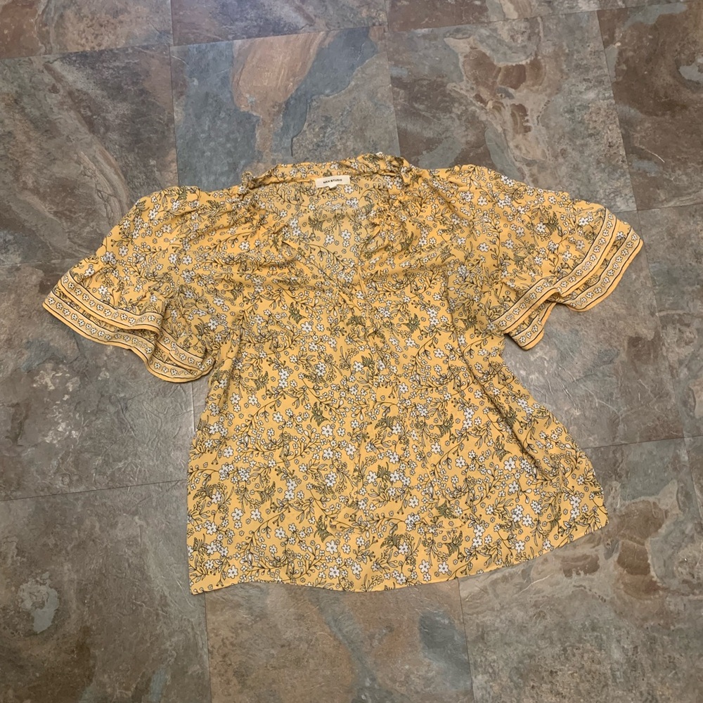 Yellow floral flowy Max Studio top, size S